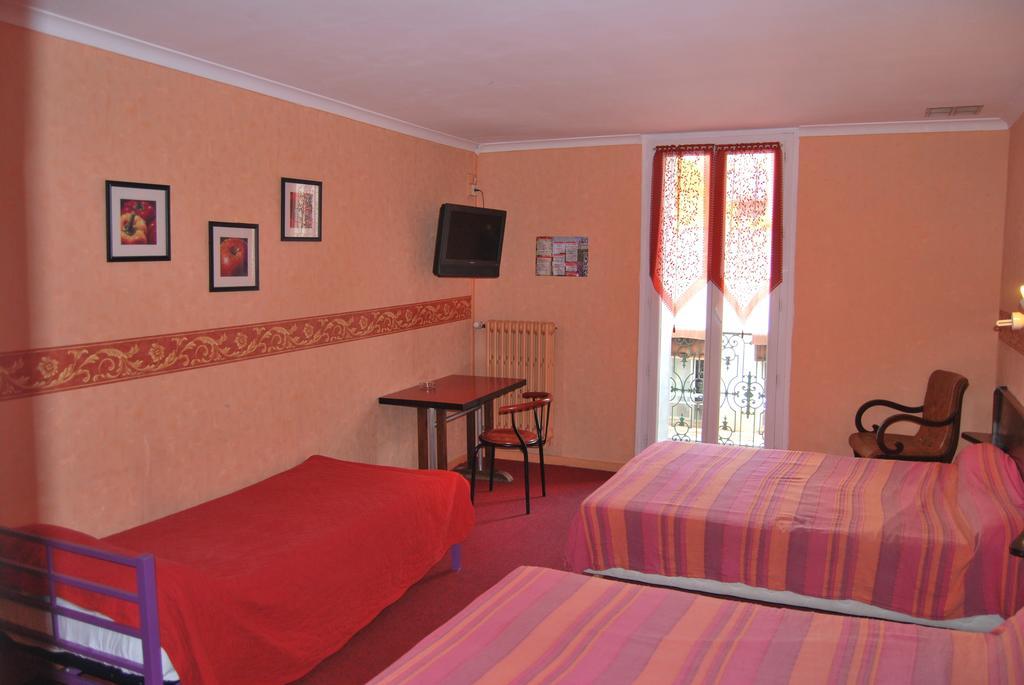 Le Revelois Restaurant Hotel Béziers Quarto foto
